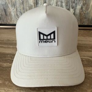 Melin White Cap - Stylish Men's Accessory